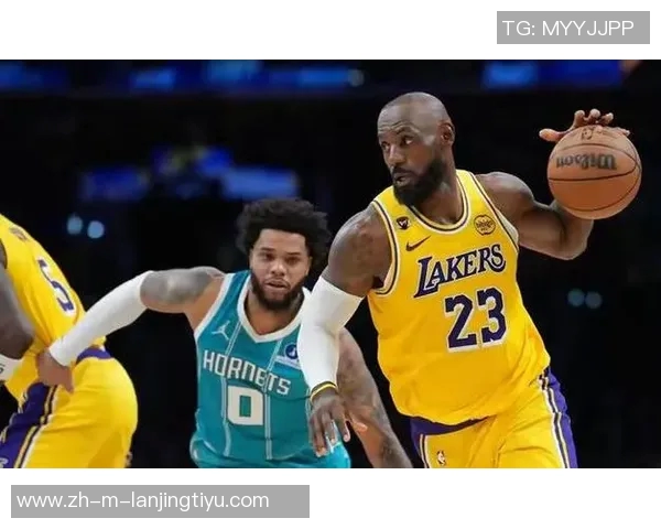 湖人队在第四节逆转黄蜂队展现强大韧性与团队合作精神